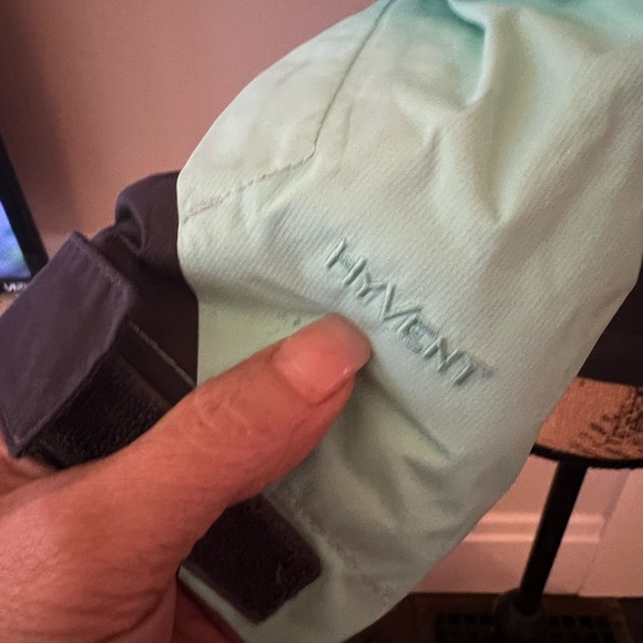 Elegant and functional moving basket approximately 12”x 12” with a removable top - Picture 5 of 10